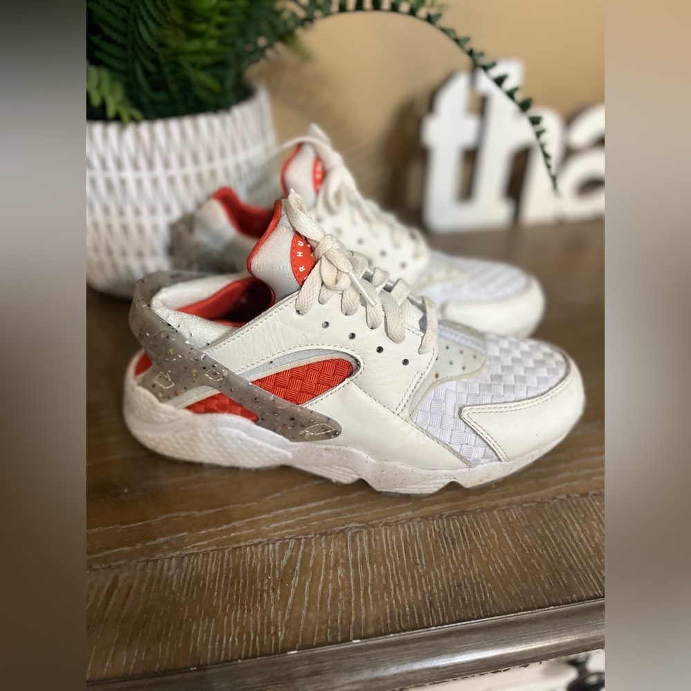Nike Air Huarache Crater Premium White Orange Women’s‎ Size 8 - Picture 11 of 16